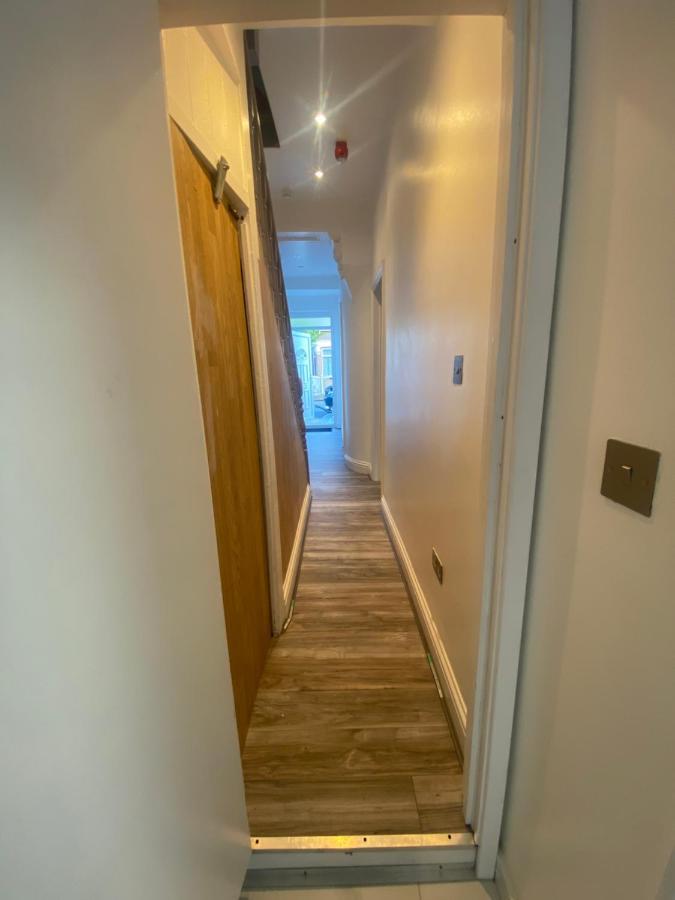Cosy House In Newham Apartment London Exterior photo